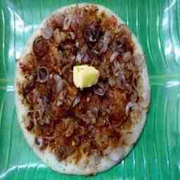 Onion podi uttapam