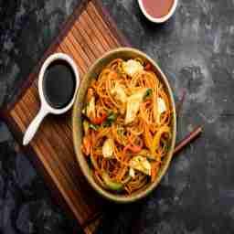 Egg chilli garlic noodles