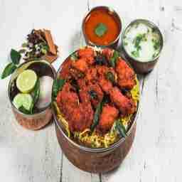 Executive boneless chicken biryani [500 ml]
