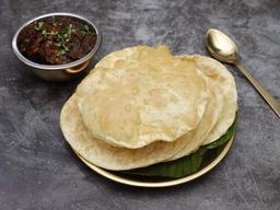 Mutton kosha with 4 luchi