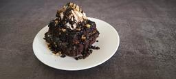 Brownie dessert sundae