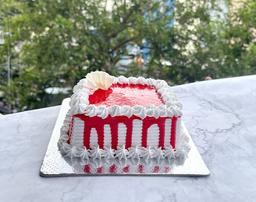 Mini strawberry cake 250 gms eggless