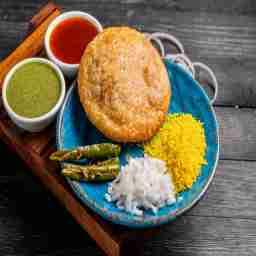 Kachori with onion & sev