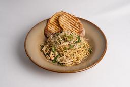 Spaghetti aglio-olio pasta (non-veg.)
