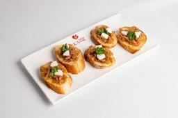 French onion bruschetta