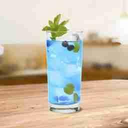 Blue curacao mojito