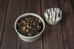 Brownie cake sundae