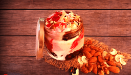 Dry fruits strawberry ice cream