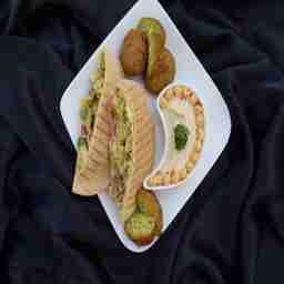 Falafel pita pockets