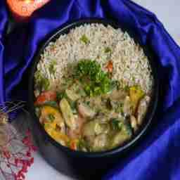 Vegetables stroganoff with rice