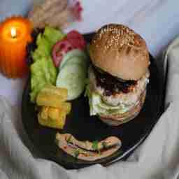 Grilled cottage cheese burger