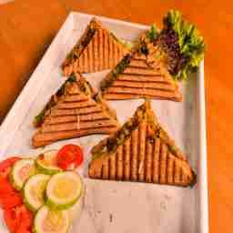 Smoked chicken tikka sandwich