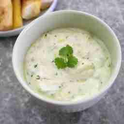 Garlic yogurt dip