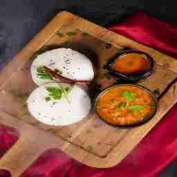 Classic plain idli