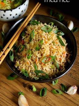 Veg hakka fried rice