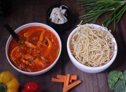 American chicken chop suey (crispy noodles)