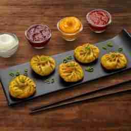 Veg fried momos