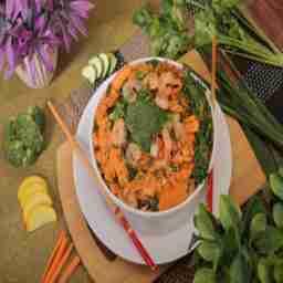 Mixed thukpa
