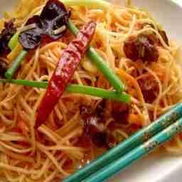 Veg chilli garlic noodles