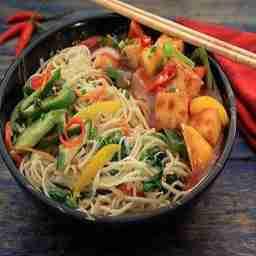 Veg hakka noodles + chilli paneer