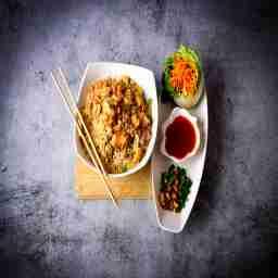Burnt garlic chicken fried rice