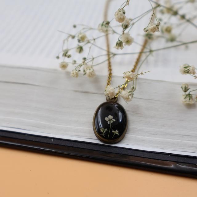 Tiny black queen-Gold