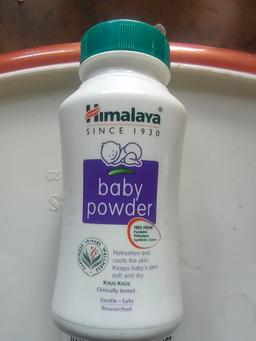 Himalaya baby powder 